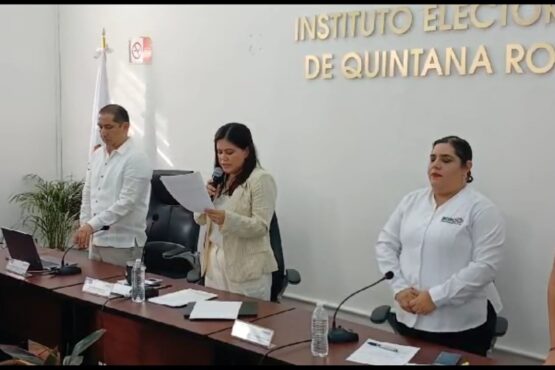Arranca Ieqroo jornada electoral con ceremonia cívica